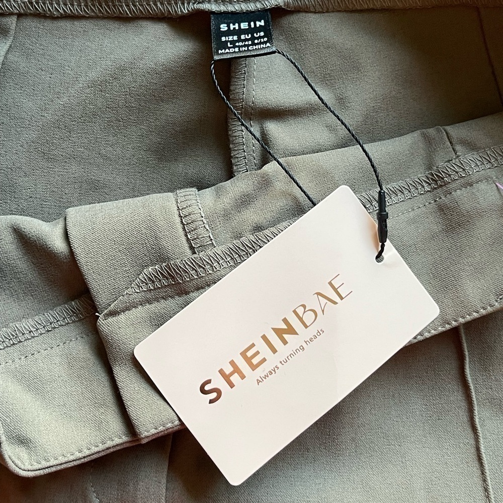 🫶🏻 Sheinbae Flare Pants - Picture 4 of 4